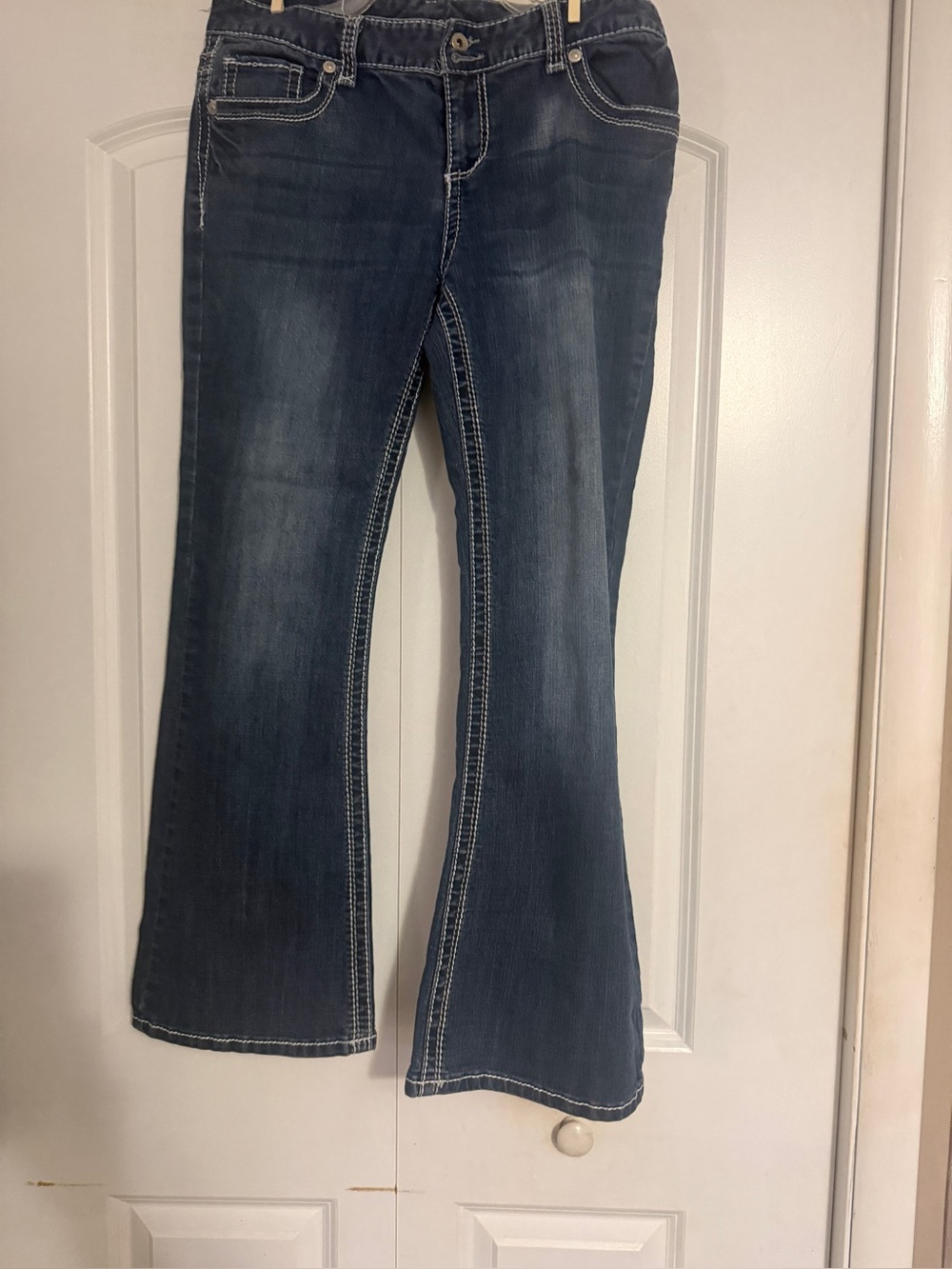 Maurices 11/12 Short Bootcut Jeans Dark Wash Decorative Stitching.
